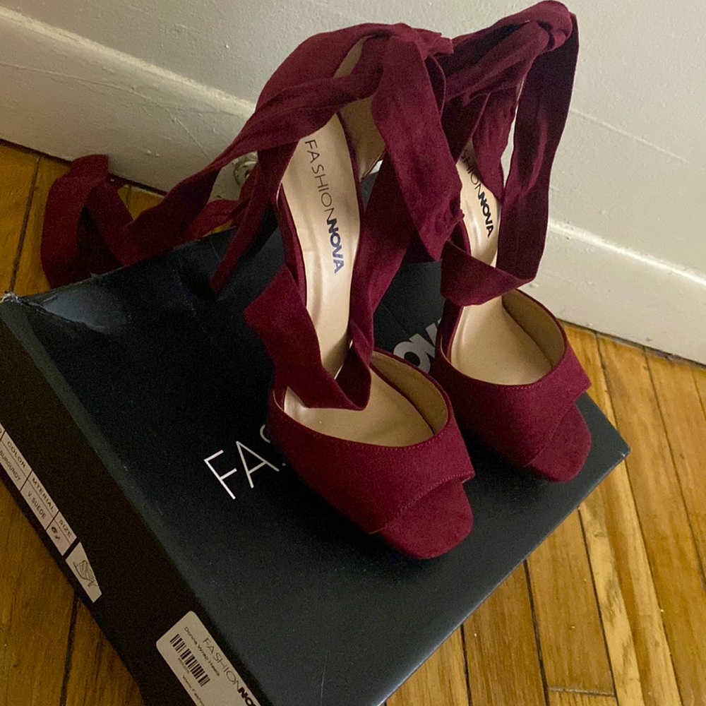 FASHION NOVA BURGUNDY HEELS